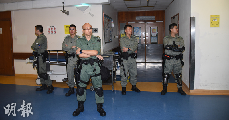 Hong Kong Police cause Terror by Entering Tuen Mun Hospital fully Armed